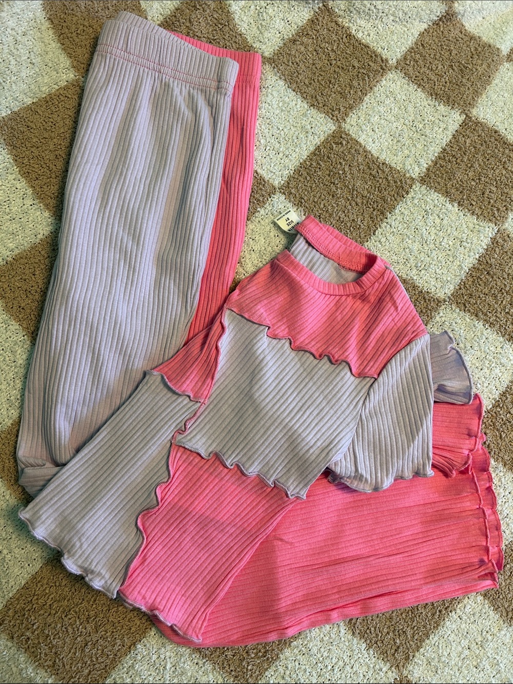 SHEIN Lavender & Pink Colorblock Ribbed Lounge Set